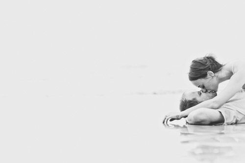 AAJ DIL GUSTAAKH HAI